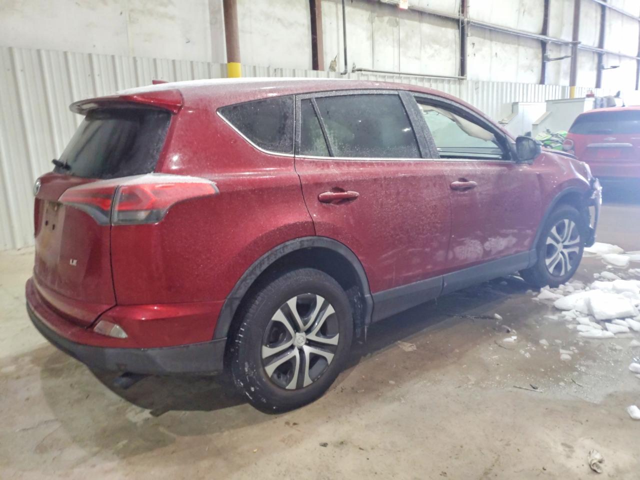 2018 TOYOTA RAV4 LE photo 5