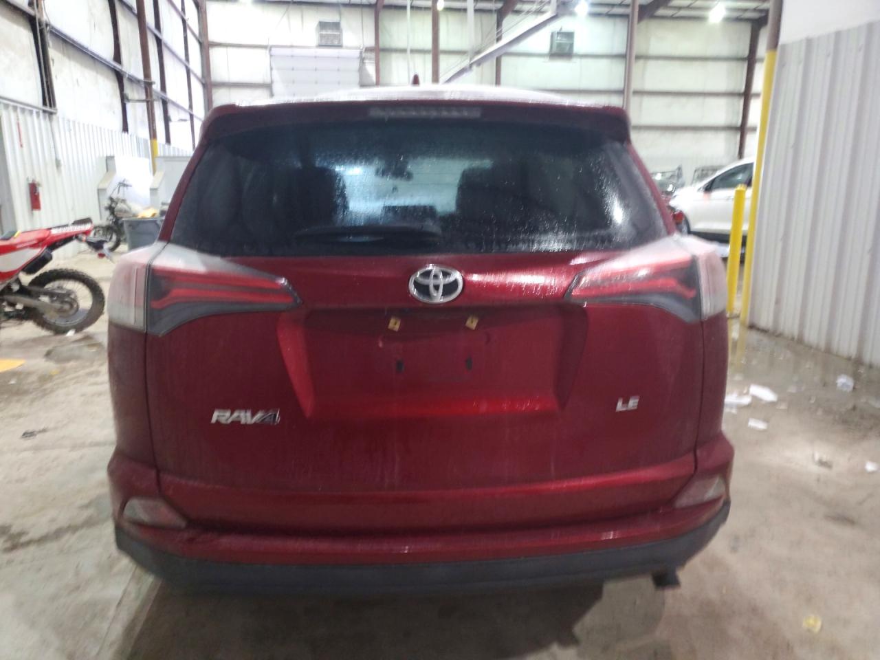 2018 TOYOTA RAV4 LE photo 11