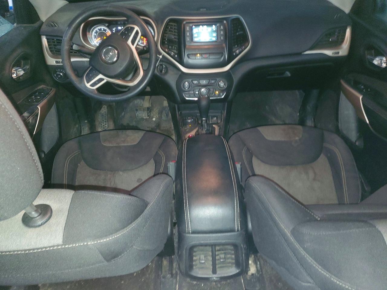 2018 JEEP CHEROKEE LATITUDE photo 8