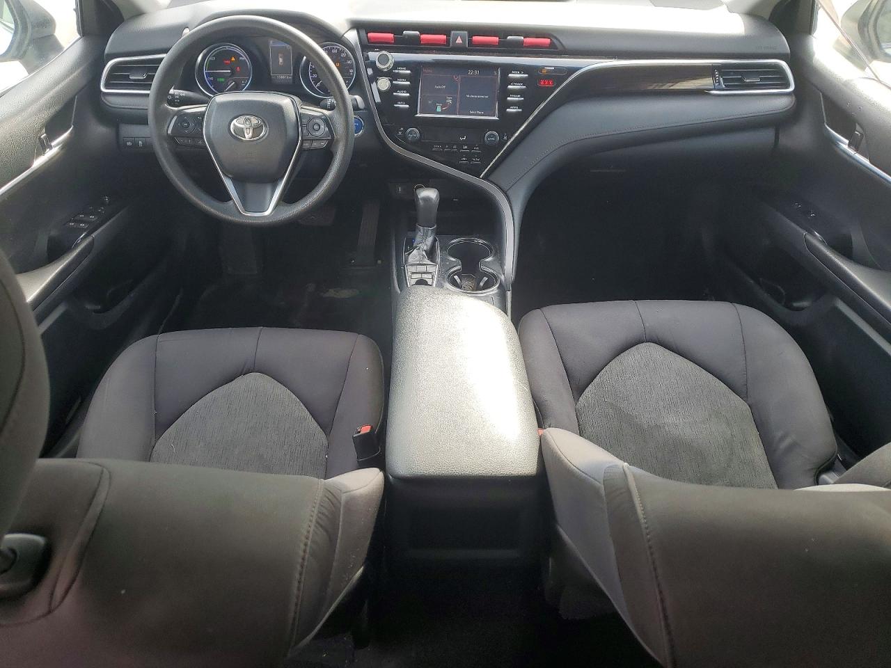 2018 TOYOTA CAMRY LE photo 22