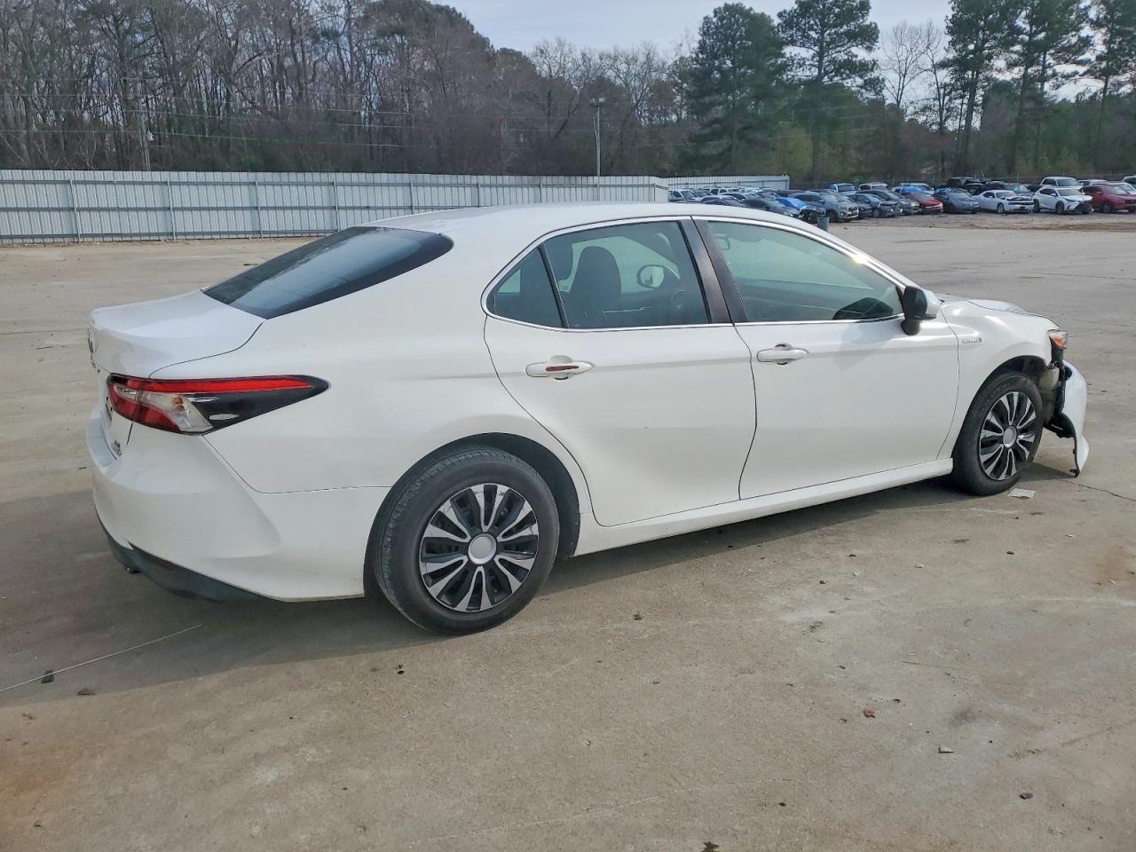 2018 TOYOTA CAMRY LE photo 7