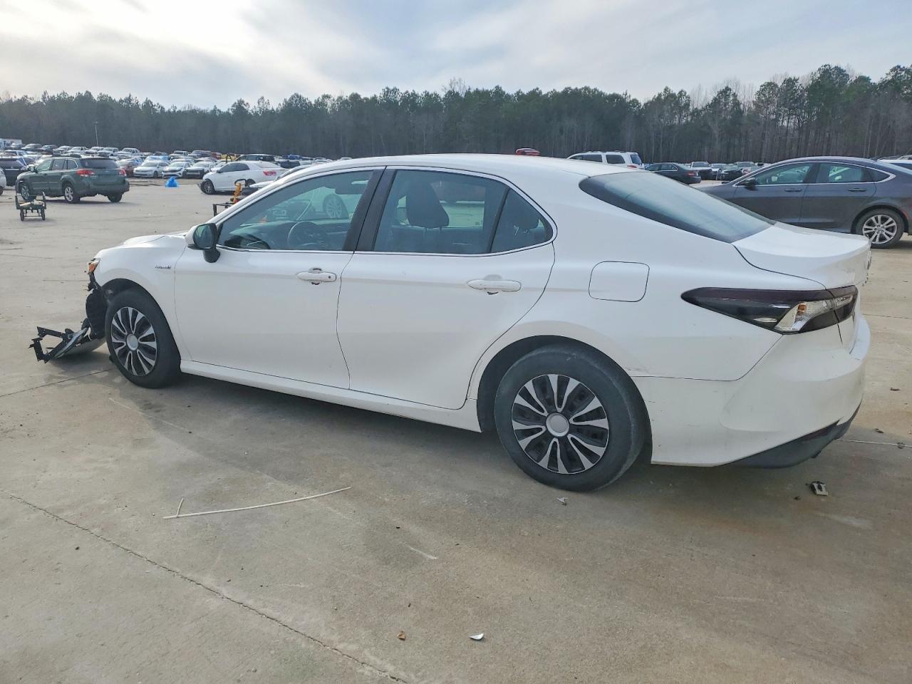 2018 TOYOTA CAMRY LE photo 4