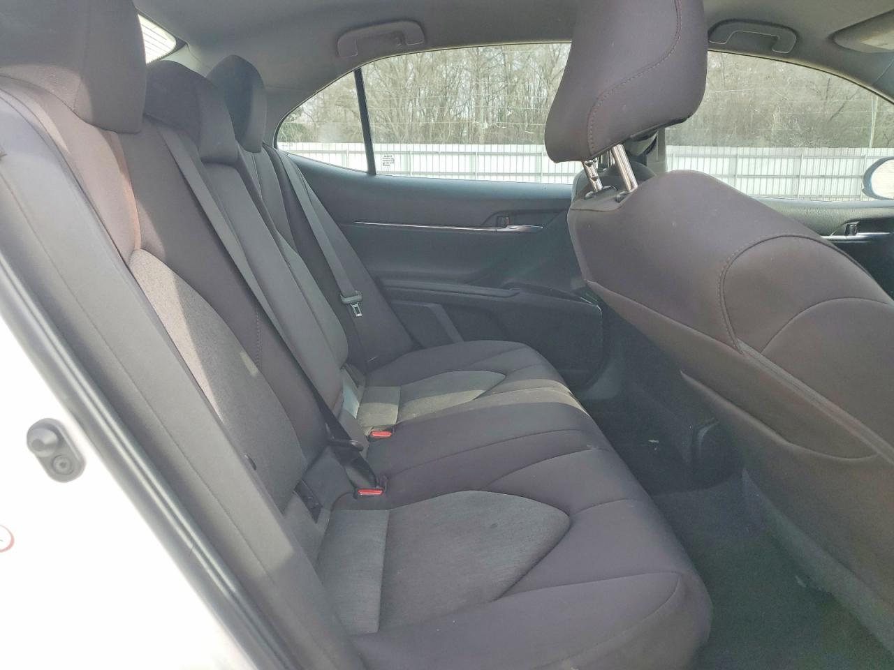 2018 TOYOTA CAMRY LE photo 28