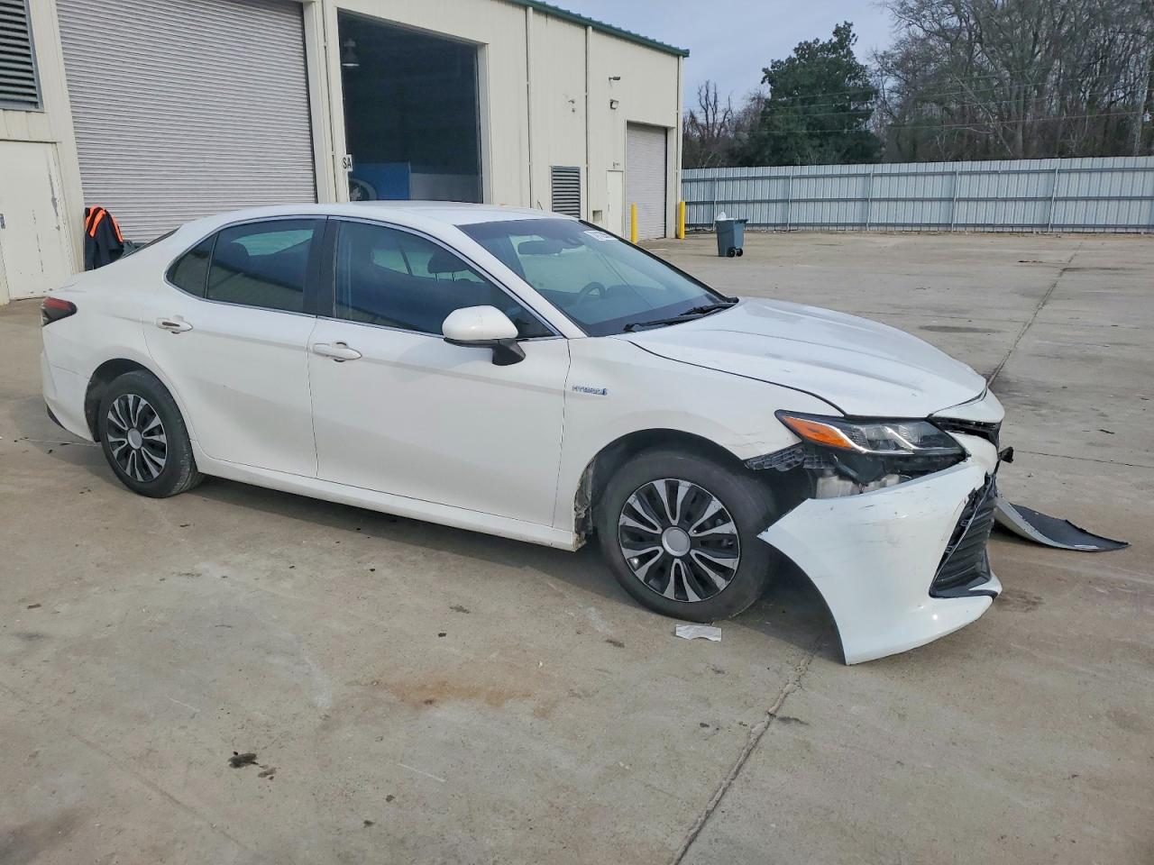 2018 TOYOTA CAMRY LE photo 10