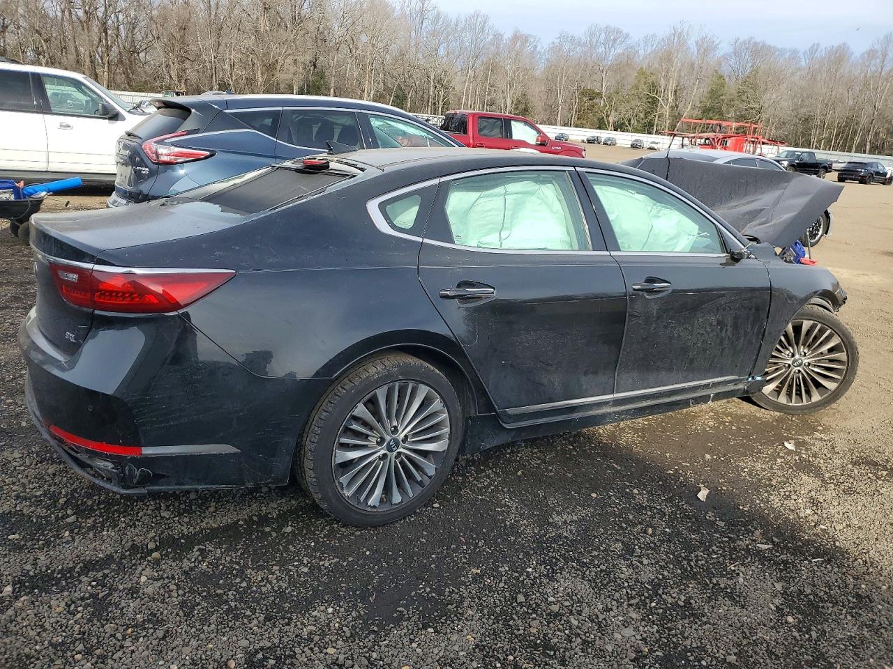 2019 KIA CADENZA photo 3