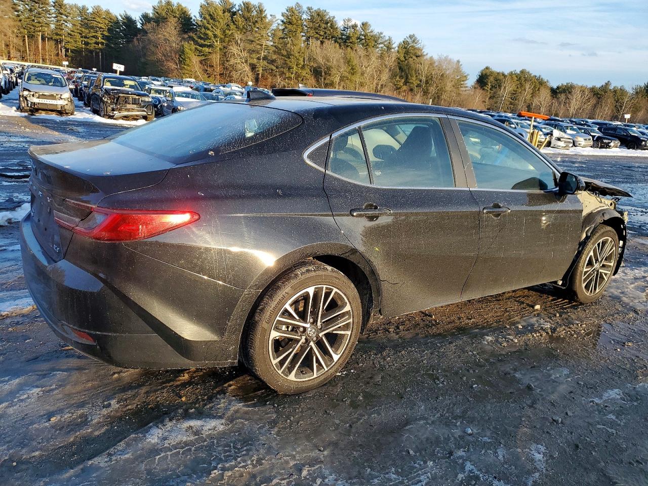 2025 TOYOTA CAMRY XSE photo 3