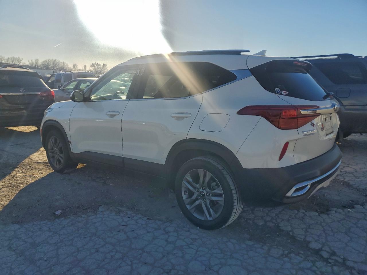2021 KIA SELTOS S photo 3