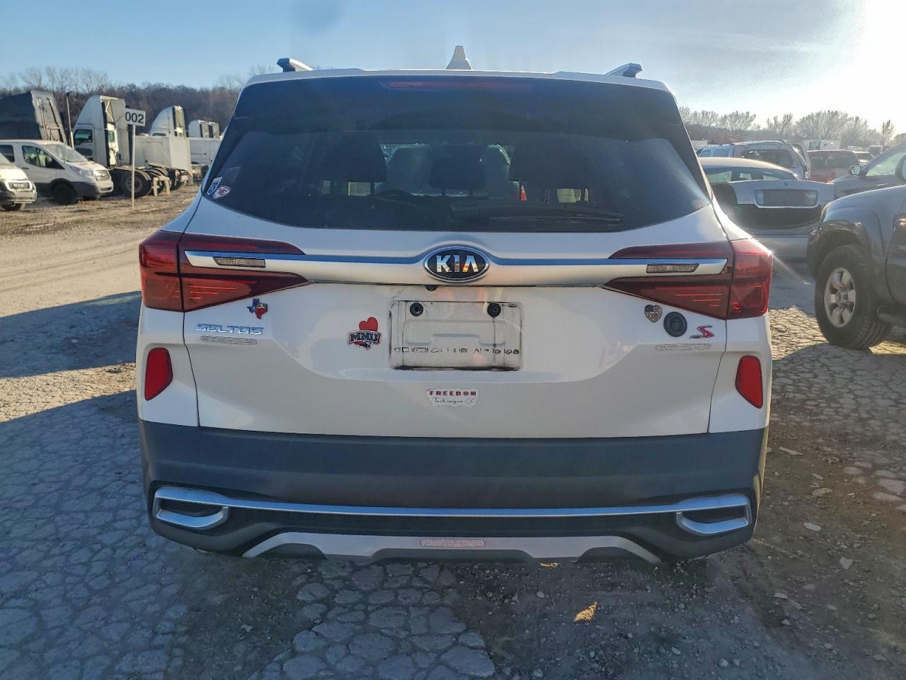 2021 KIA SELTOS S photo 11