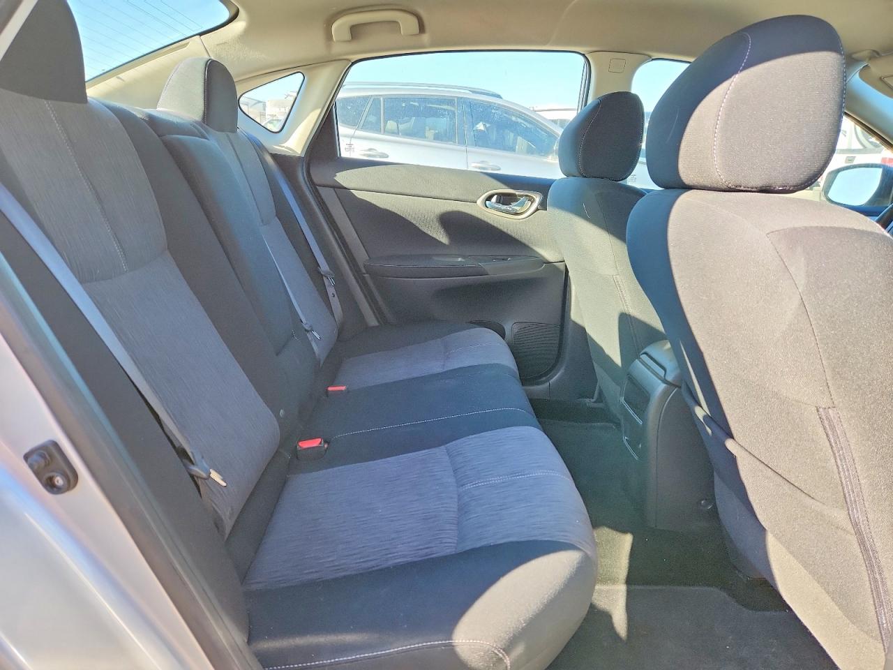 2015 NISSAN SENTRA S photo 28