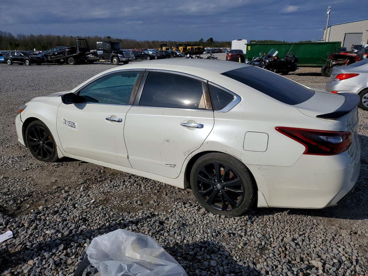 2017 NISSAN ALTIMA photo 4