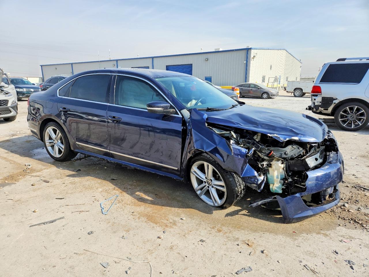 2014 VOLKSWAGEN PASSAT SEL photo 4