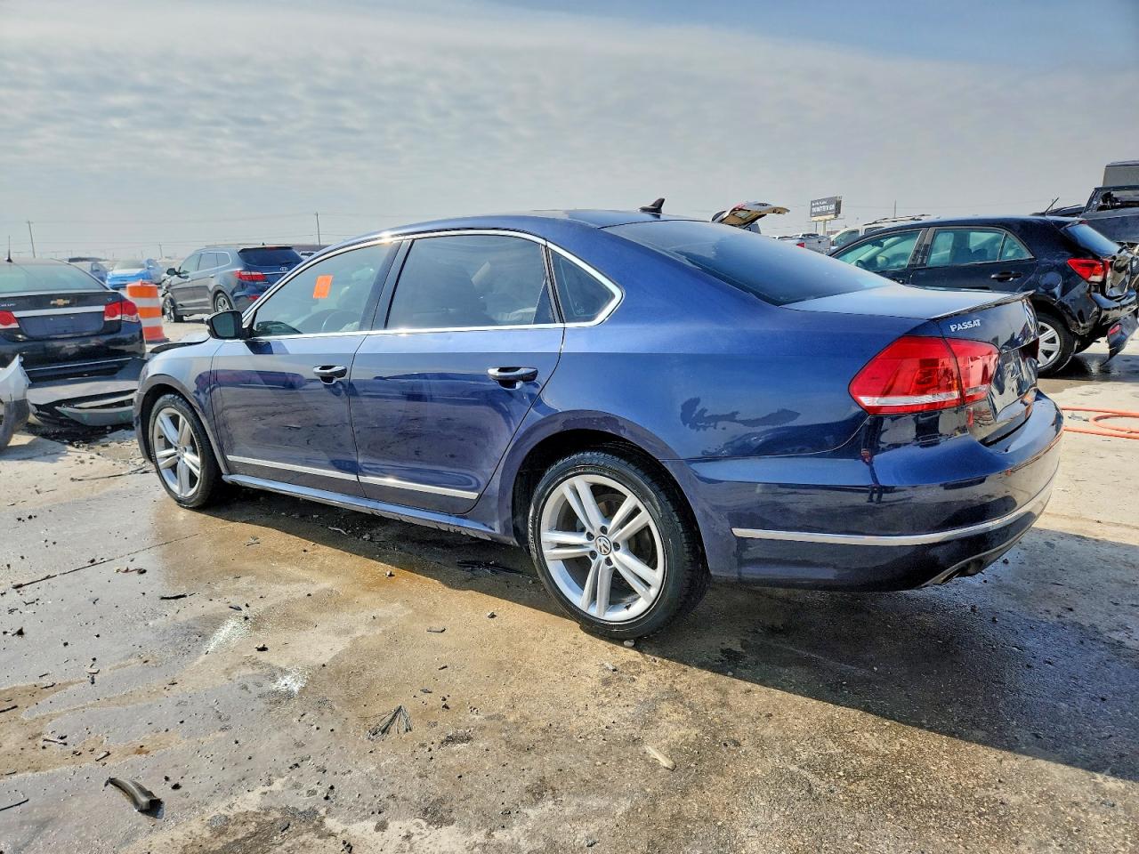 2014 VOLKSWAGEN PASSAT SEL photo 2