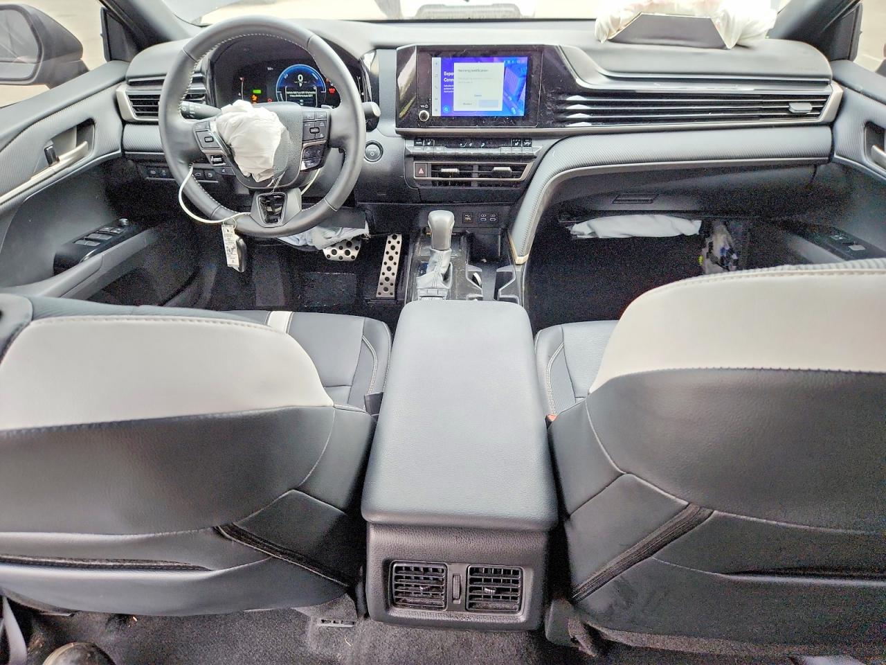 2025 TOYOTA CAMRY XSE photo 8