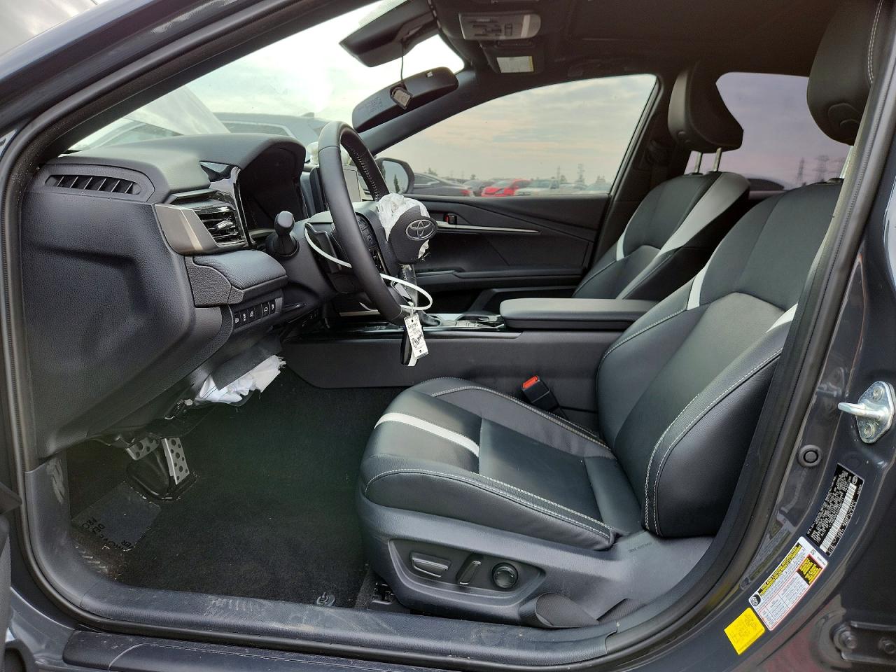 2025 TOYOTA CAMRY XSE photo 7