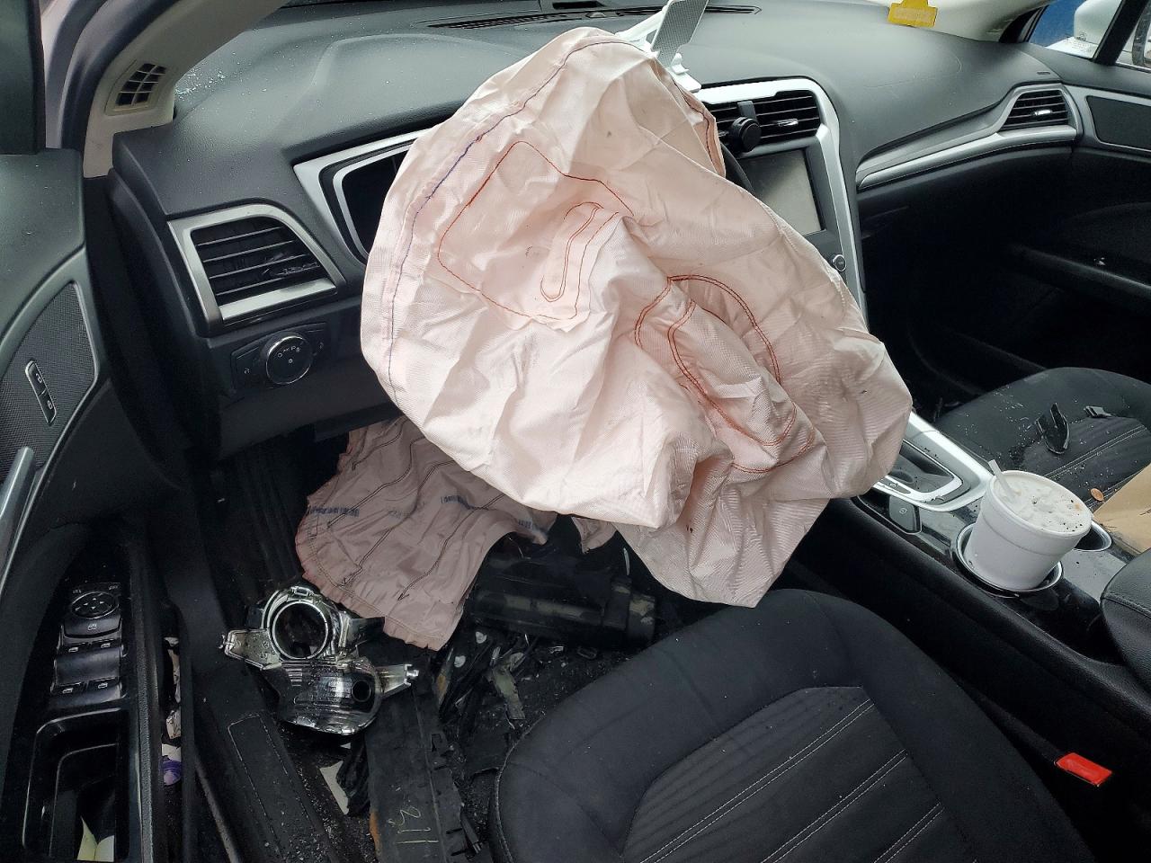 2016 FORD FUSION SE photo 22