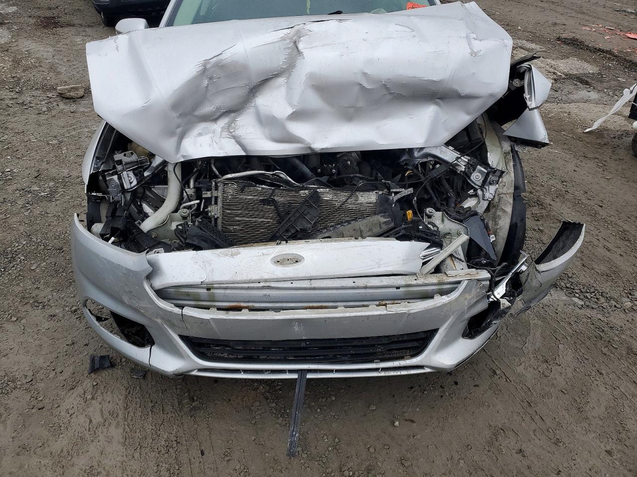 2016 FORD FUSION SE photo 31
