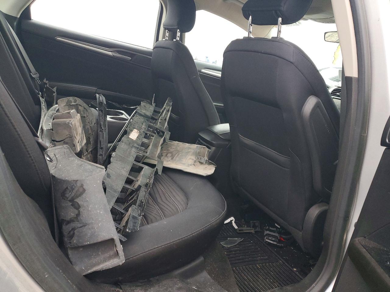 2016 FORD FUSION SE photo 28
