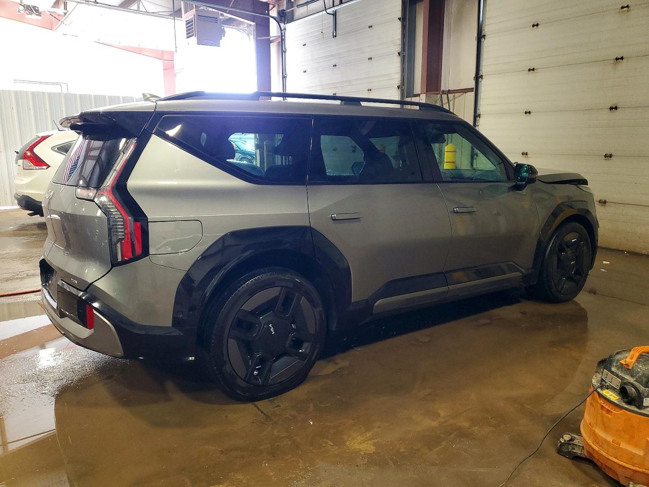 2024 KIA EV9 GT LINE photo 5