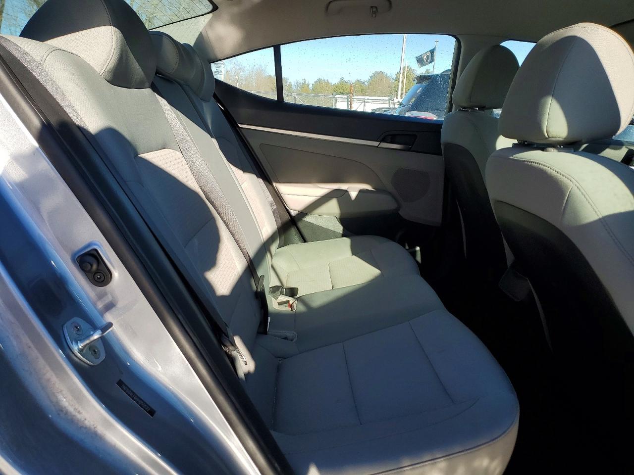 2017 HYUNDAI ELANTRA SE photo 19