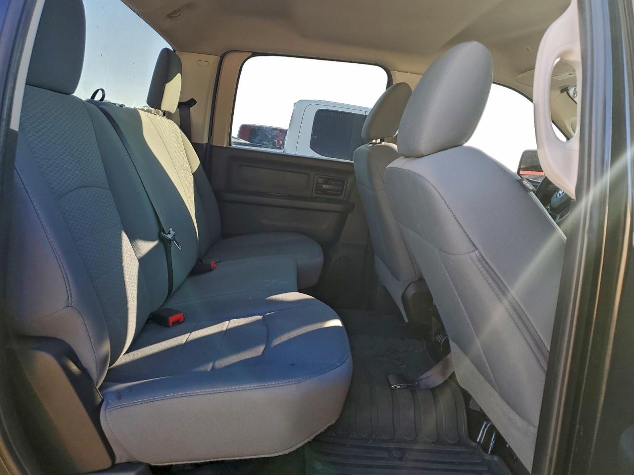 2017 RAM 1500 ST photo 28