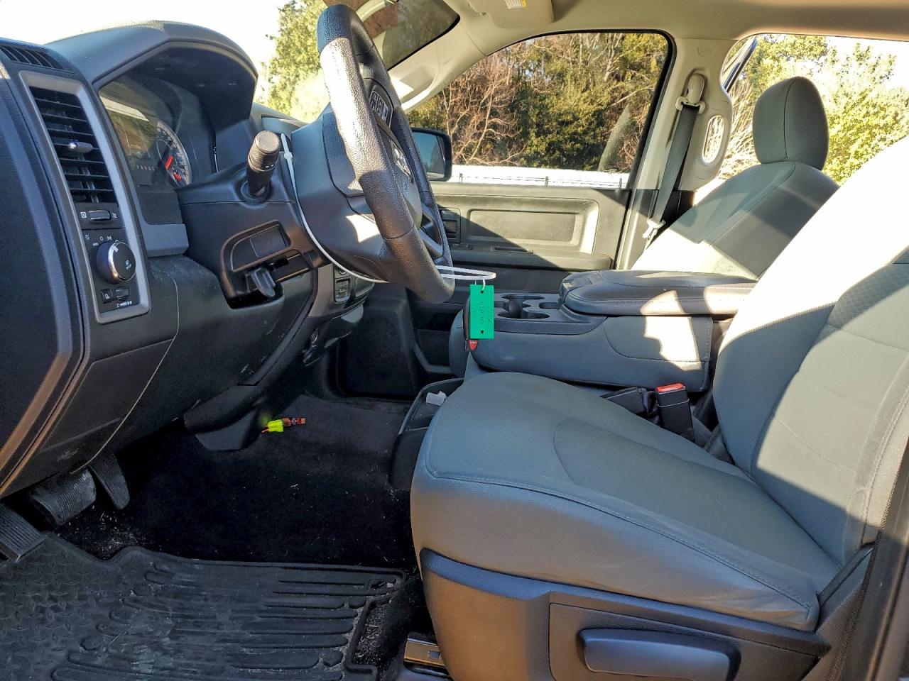 2017 RAM 1500 ST photo 19