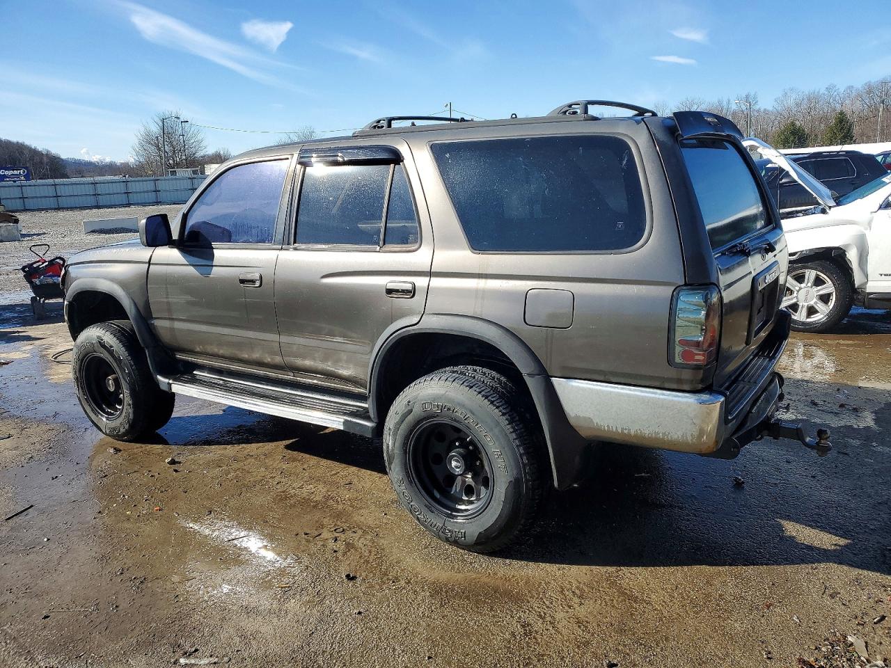 1997 TOYOTA 4RUNNER SR5 photo 3