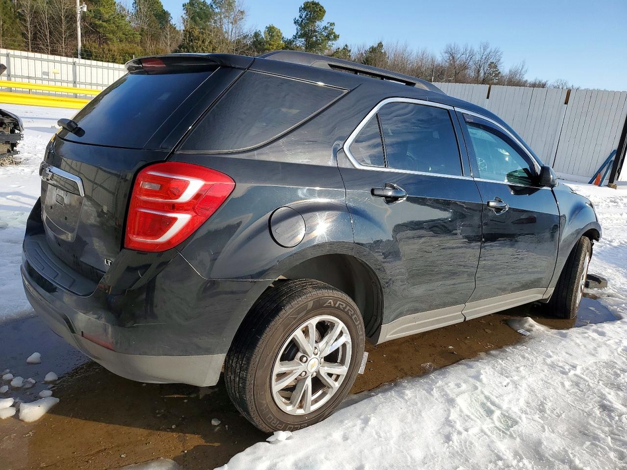 2017 CHEVROLET EQUINOX LT photo 5