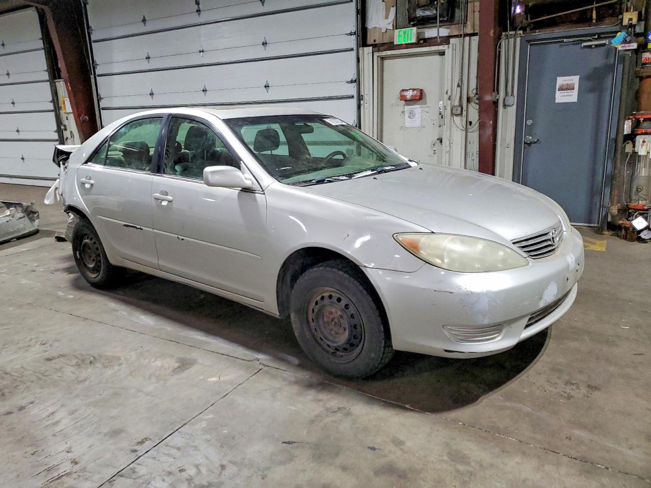 2006 TOYOTA CAMRY LE photo 10
