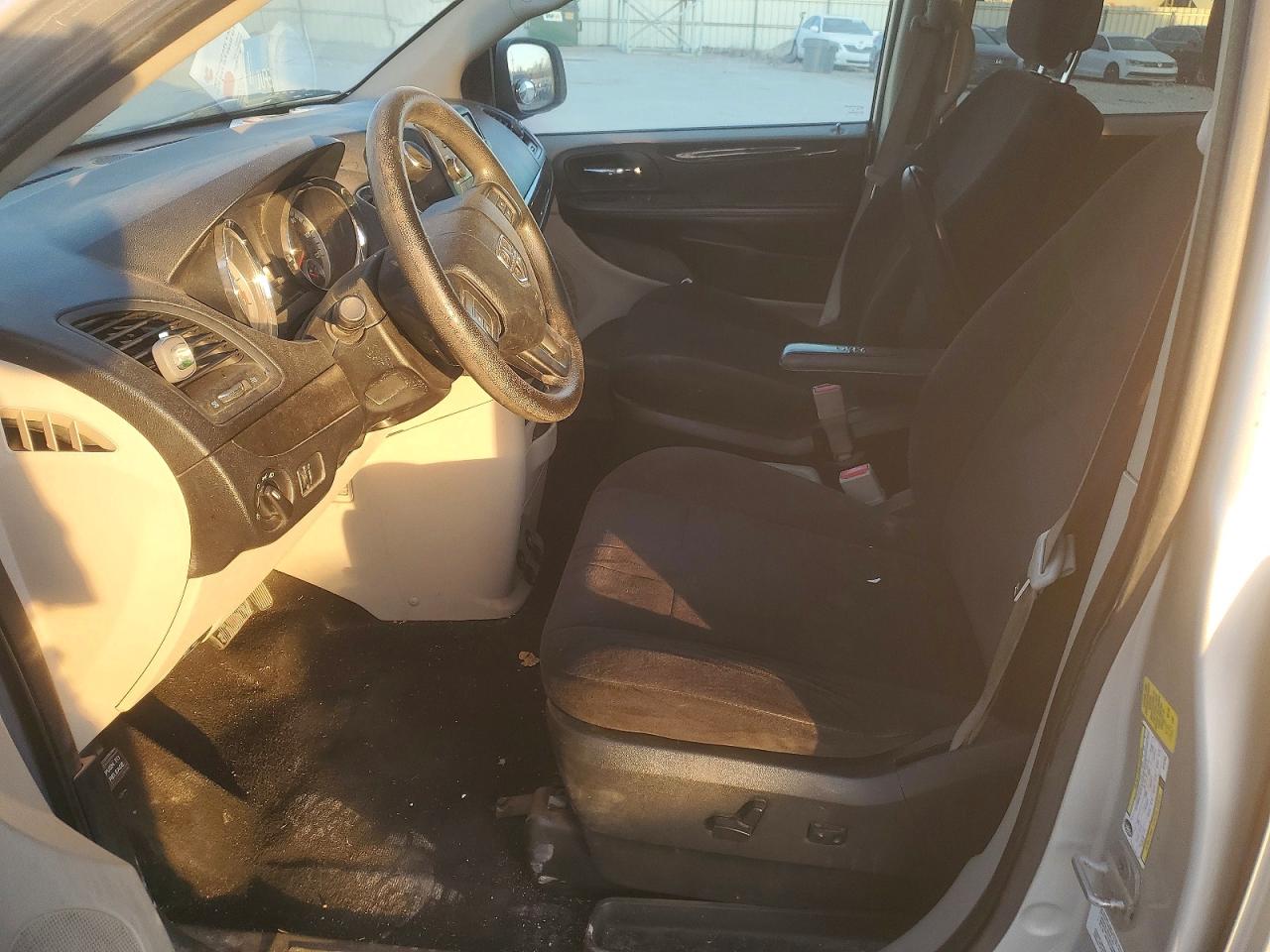 2011 DODGE GRAND CARAVAN EXPRESS photo 7