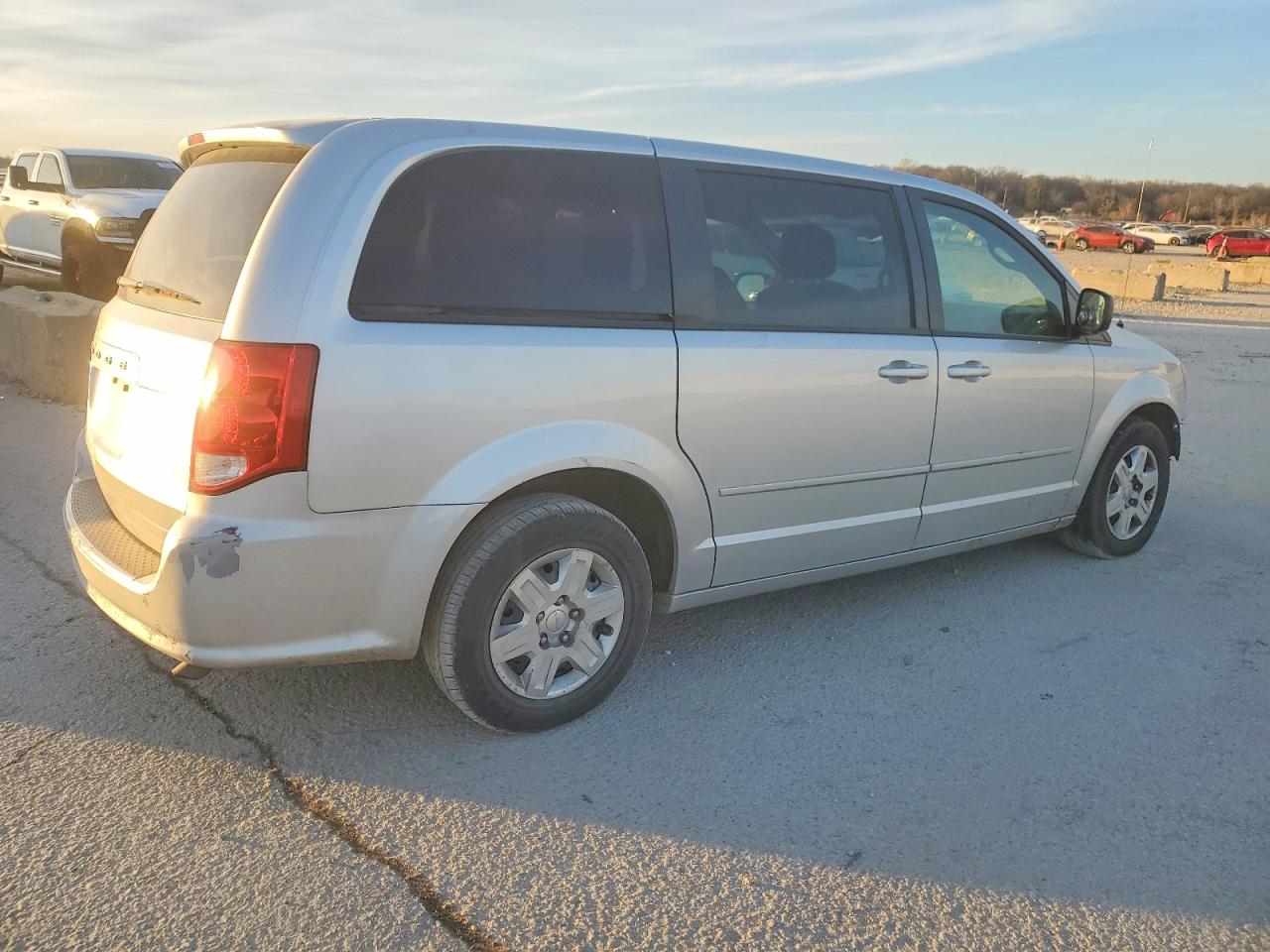 2011 DODGE GRAND CARAVAN EXPRESS photo 3