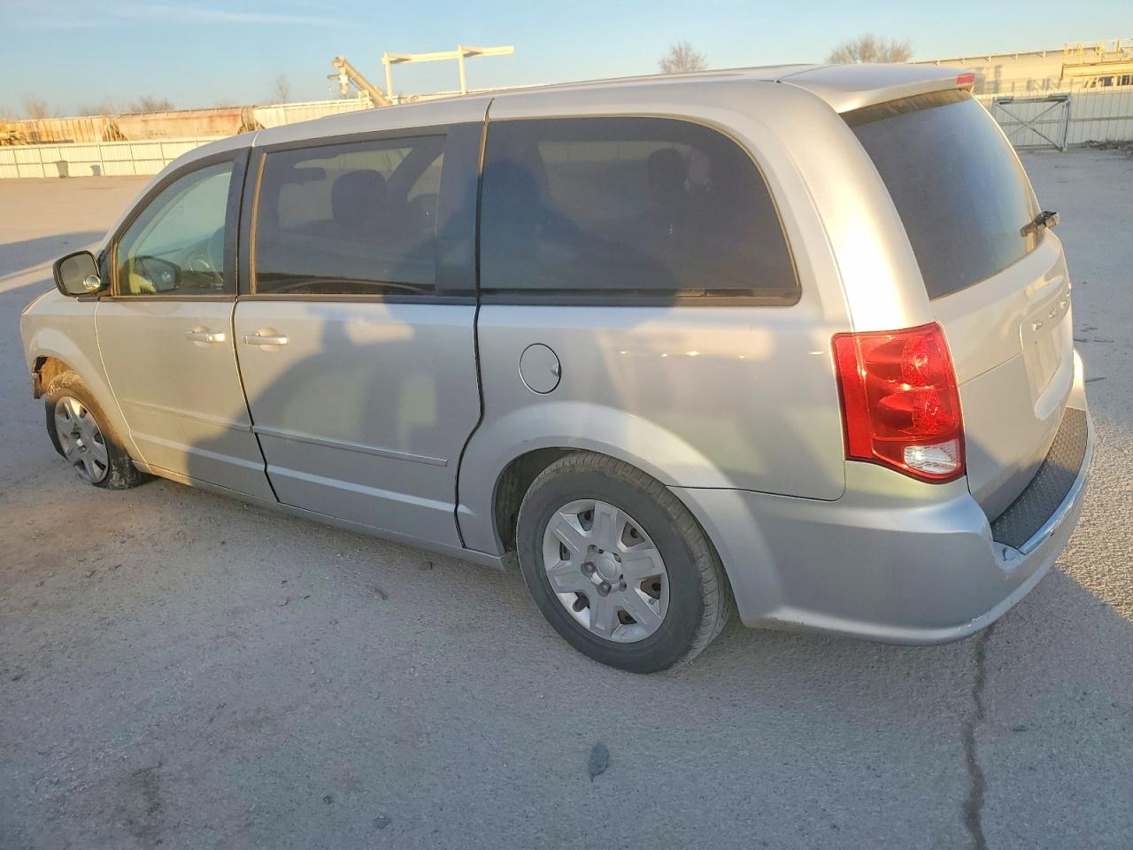 2011 DODGE GRAND CARAVAN EXPRESS photo 2