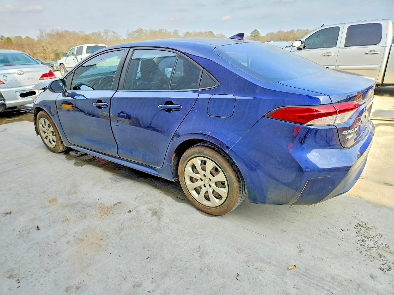2020 TOYOTA COROLLA LE photo 3