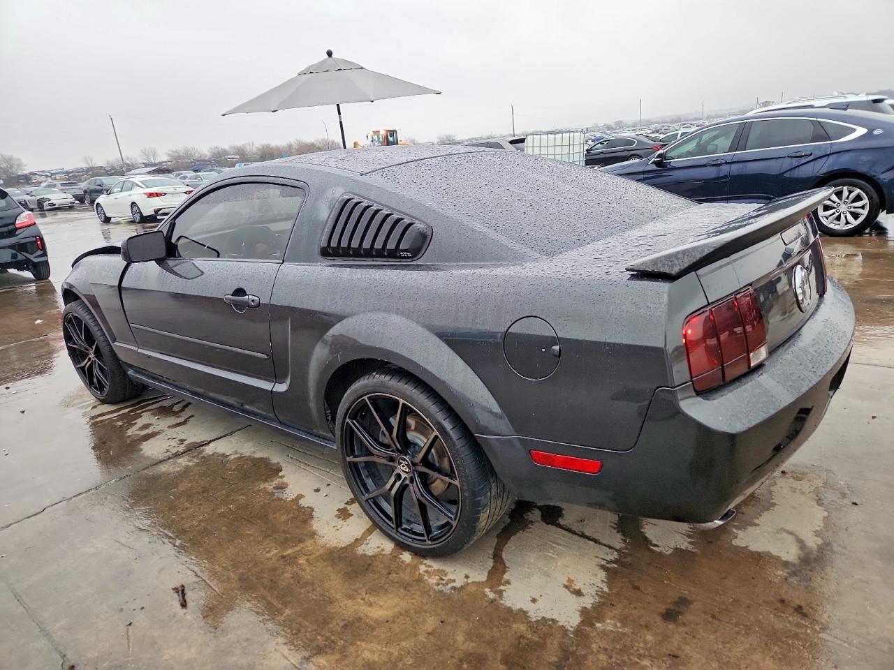 2008 FORD MUSTANG photo 3