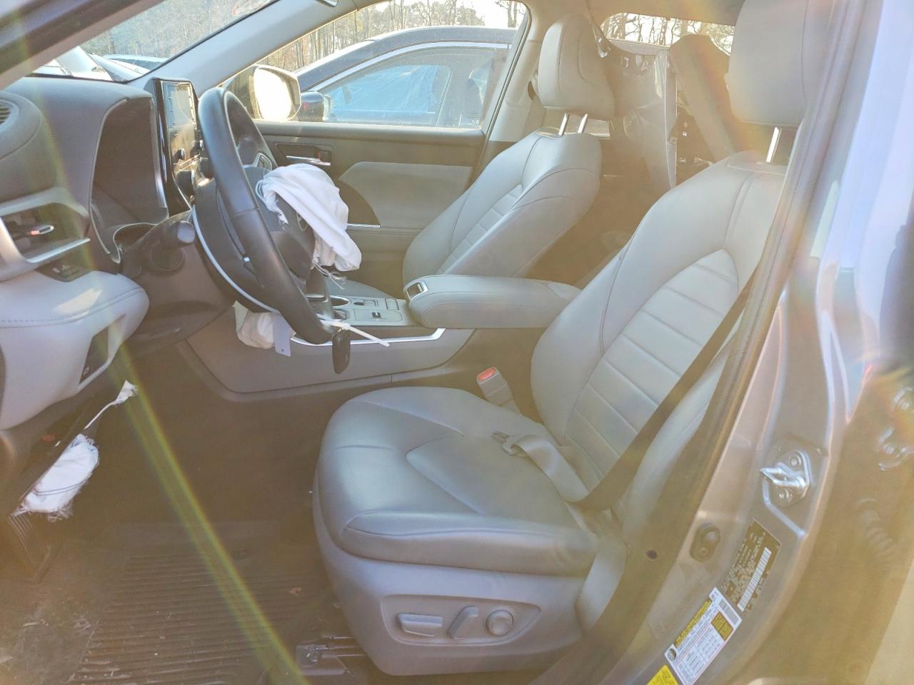 2022 TOYOTA HIGHLANDER HYBRID XLE photo 7