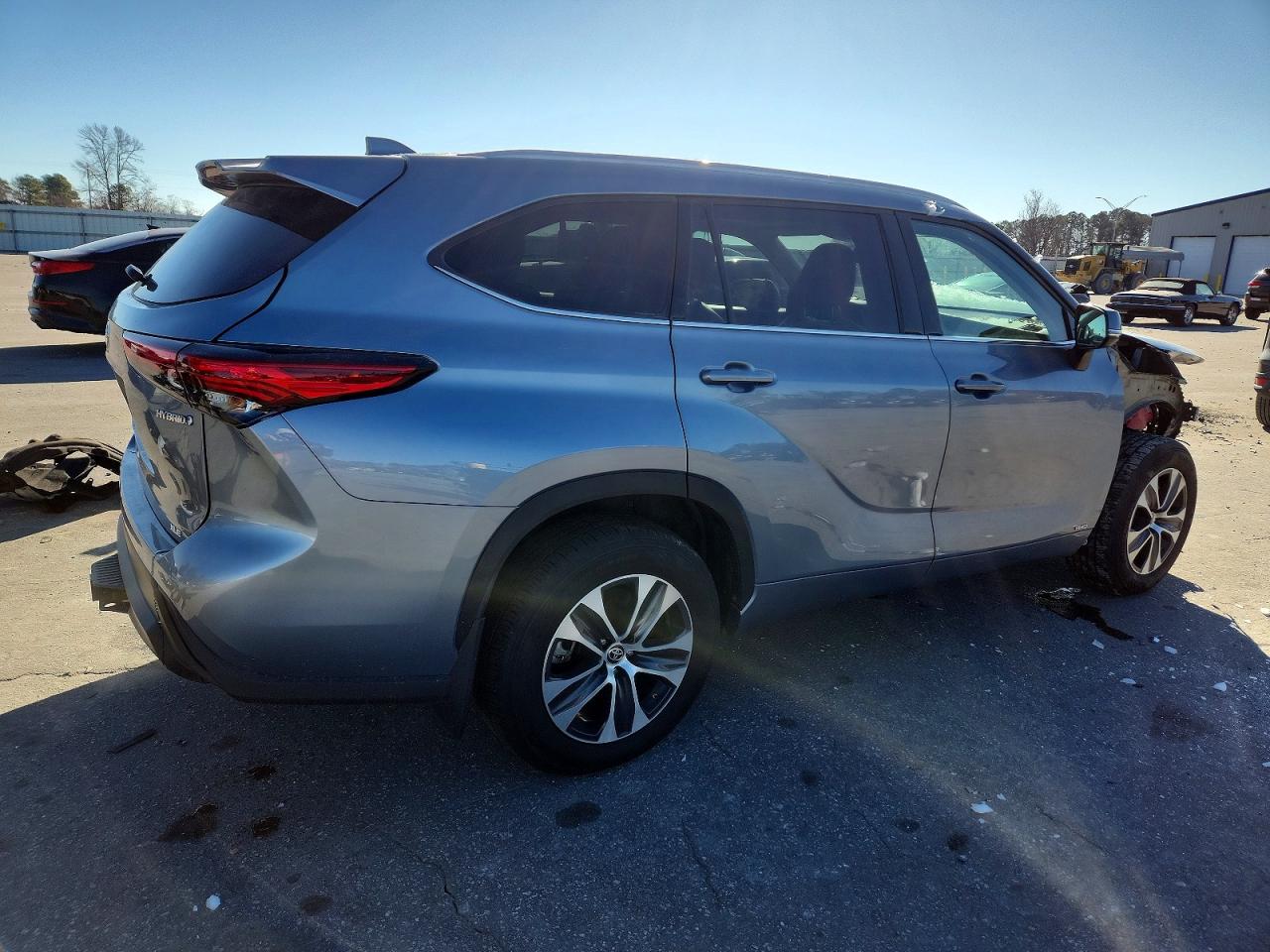 2022 TOYOTA HIGHLANDER HYBRID XLE photo 3