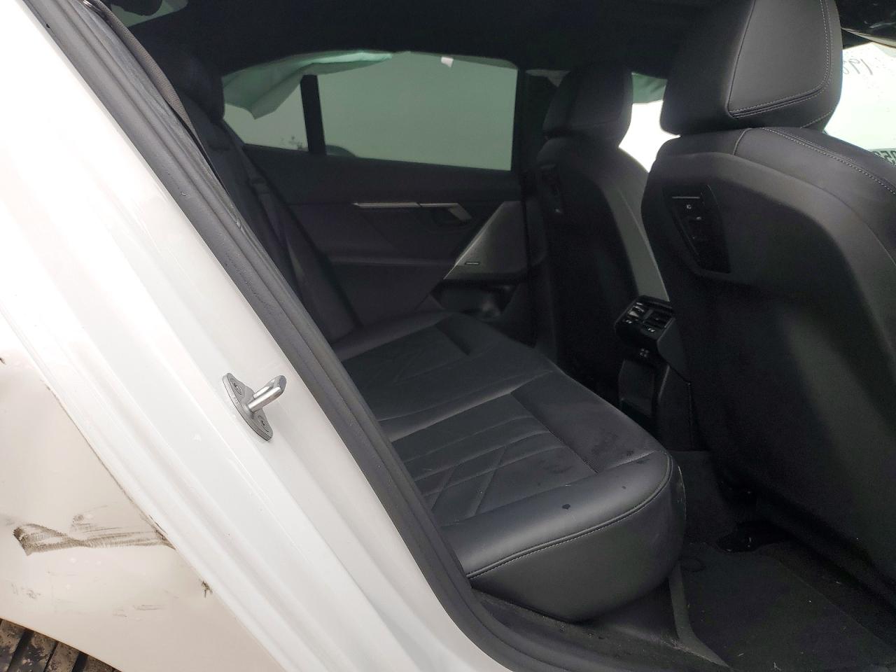 2025 BMW 530 XI photo 10