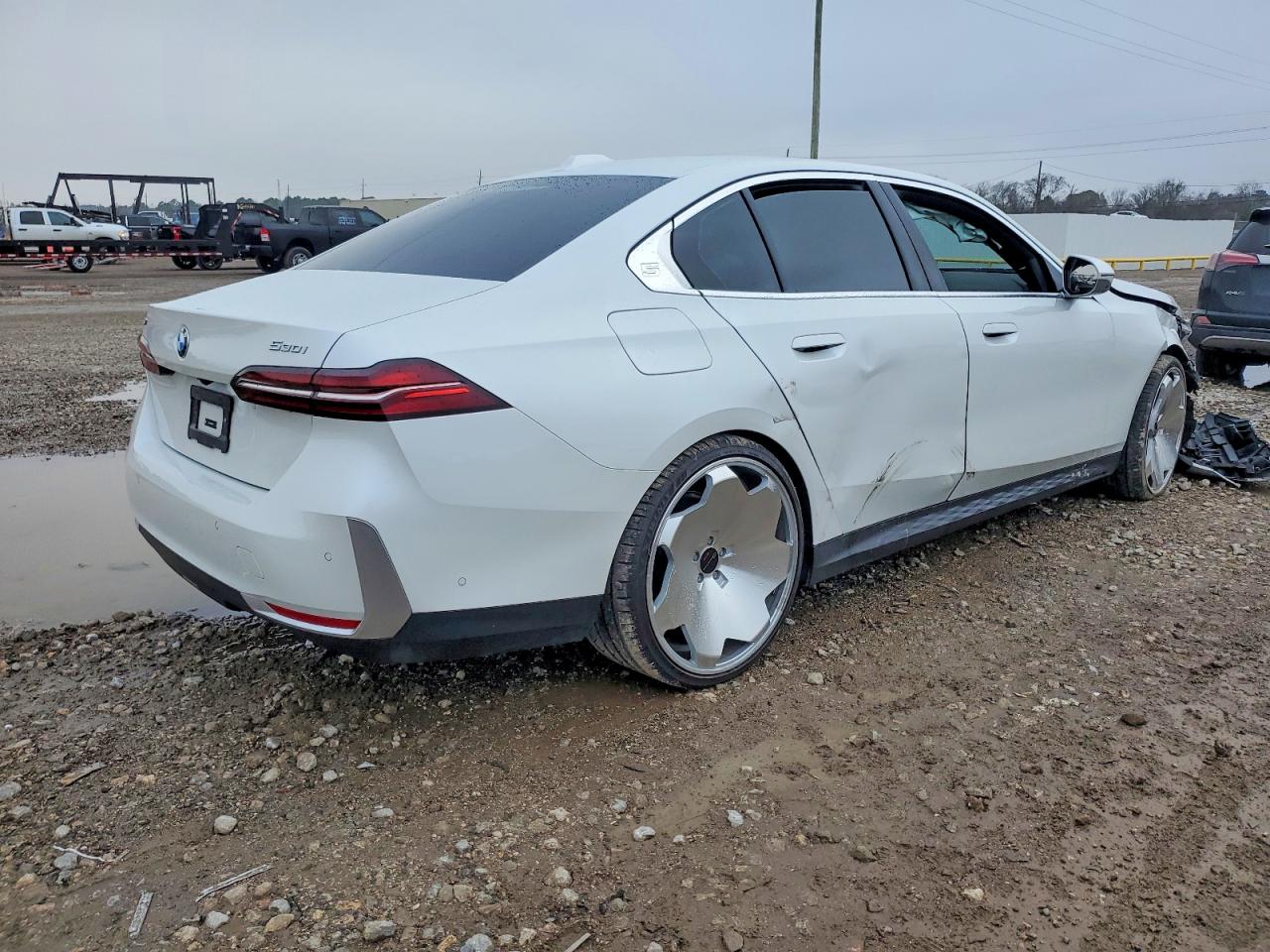 2025 BMW 530 XI photo 3