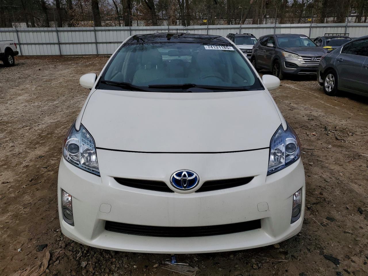 2011 TOYOTA PRIUS THREE photo 9