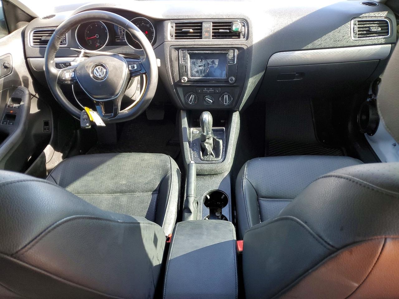 2017 VOLKSWAGEN JETTA photo 22