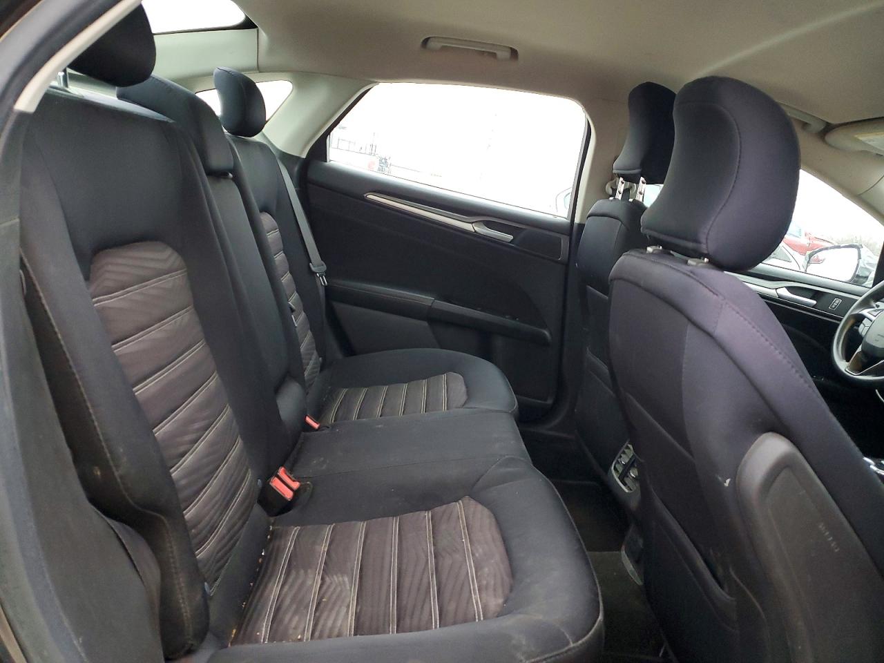 2016 FORD FUSION SE photo 28