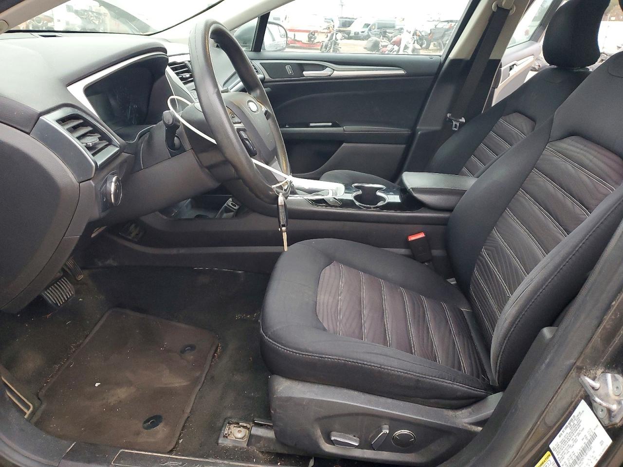 2016 FORD FUSION SE photo 19