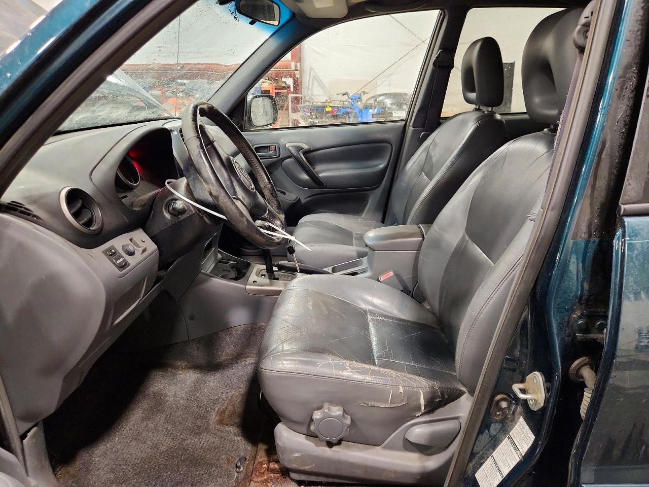 2002 TOYOTA RAV4 BASE photo 7