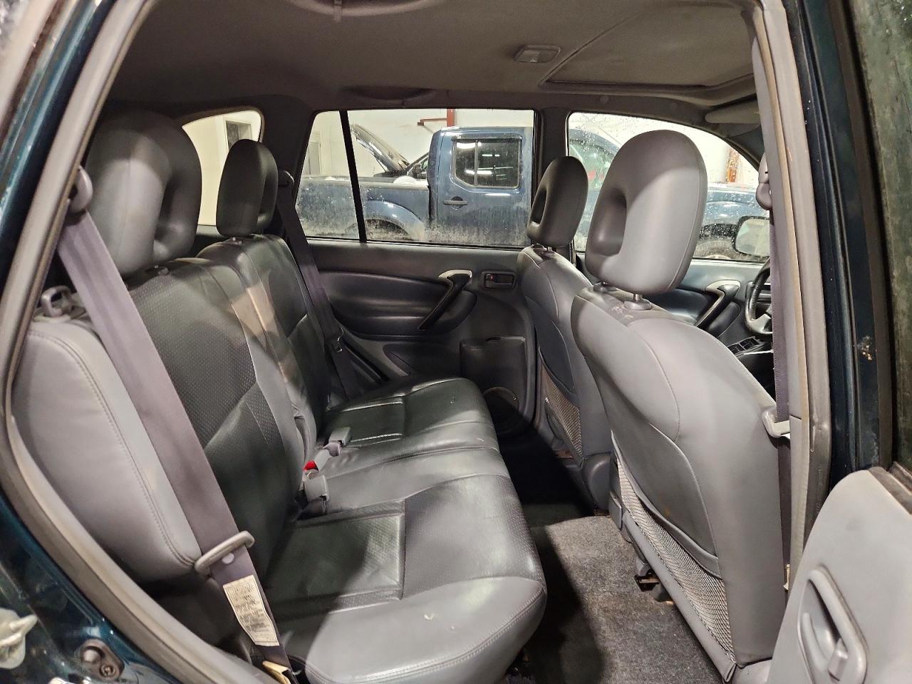 2002 TOYOTA RAV4 BASE photo 11