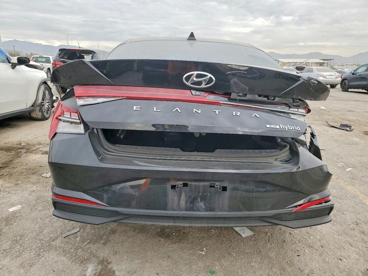 2023 HYUNDAI ELANTRA photo 6