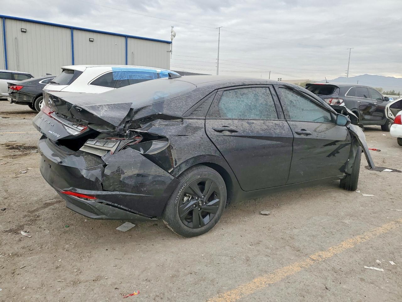 2023 HYUNDAI ELANTRA photo 3