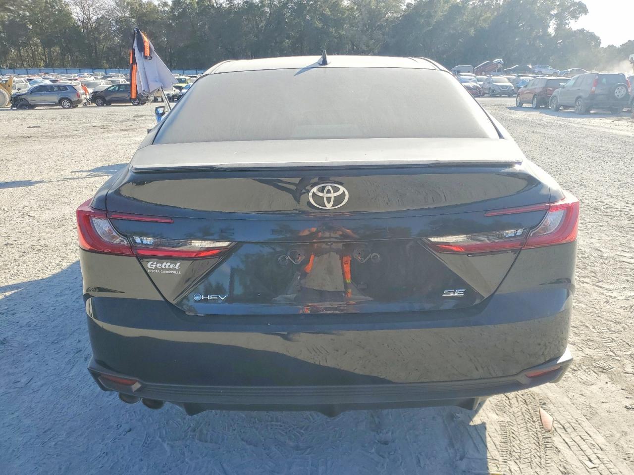 2025 TOYOTA CAMRY SE photo 6