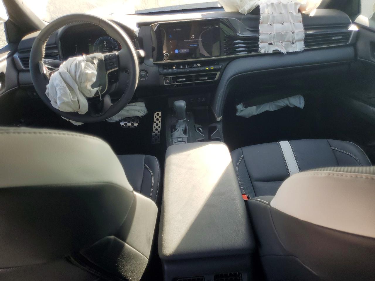 2025 TOYOTA CAMRY SE photo 8