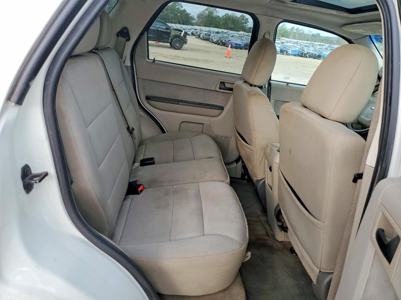 2010 FORD ESCAPE XLT photo 11