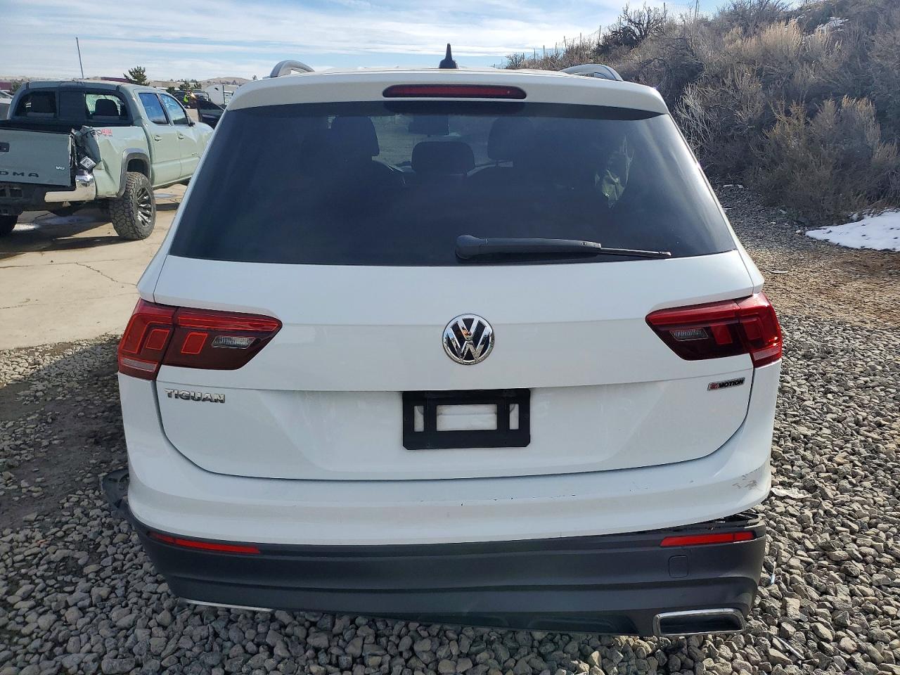 2020 VOLKSWAGEN TIGUAN S photo 6