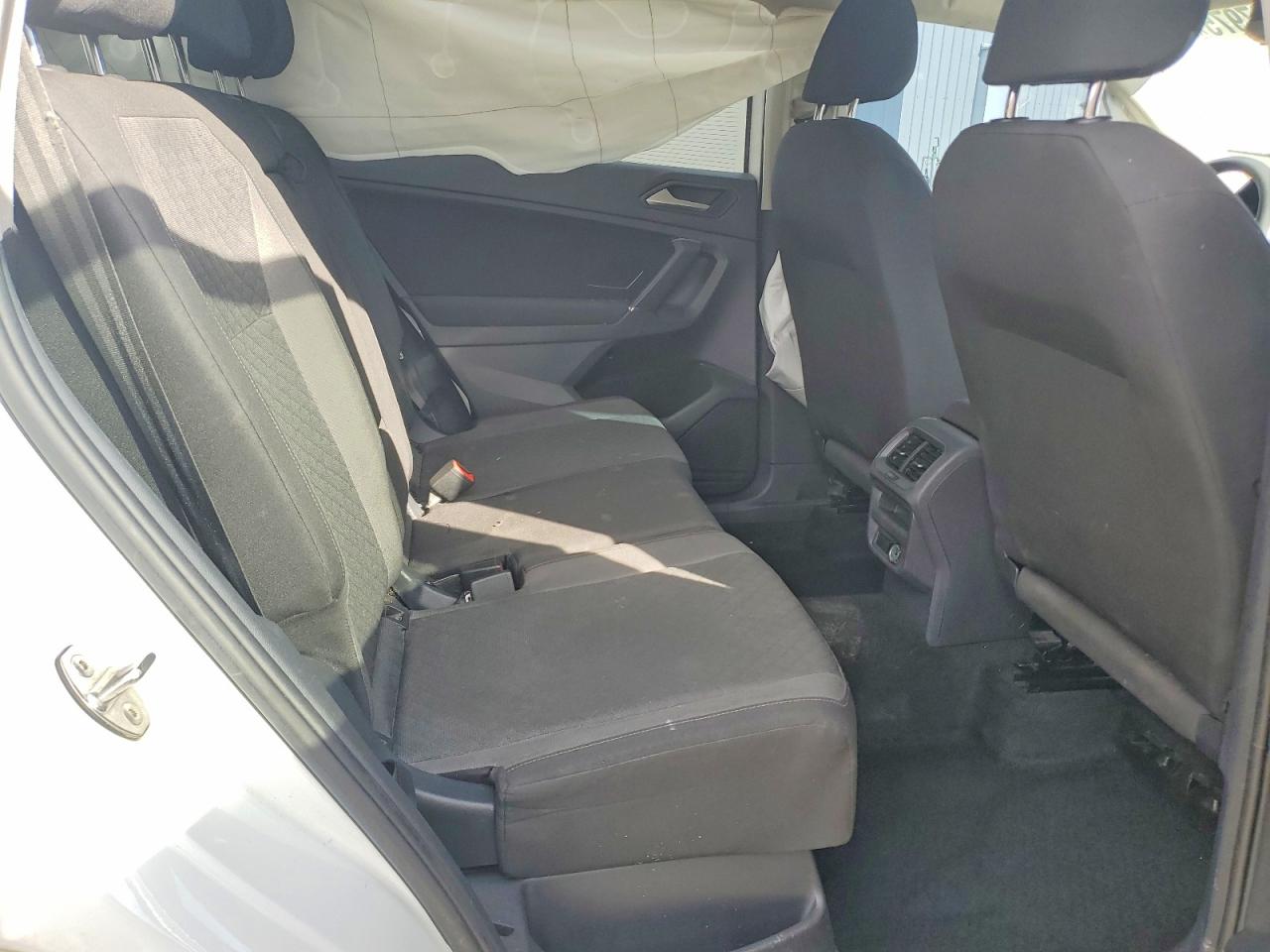 2020 VOLKSWAGEN TIGUAN S photo 11